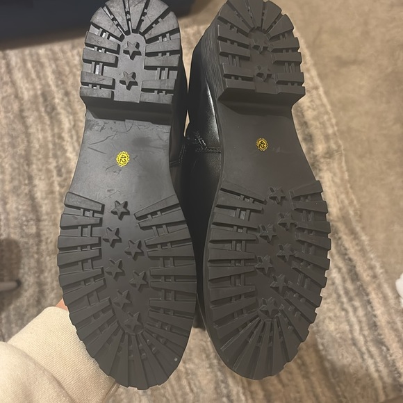 Black thigh high bootss - Picture 3 of 4